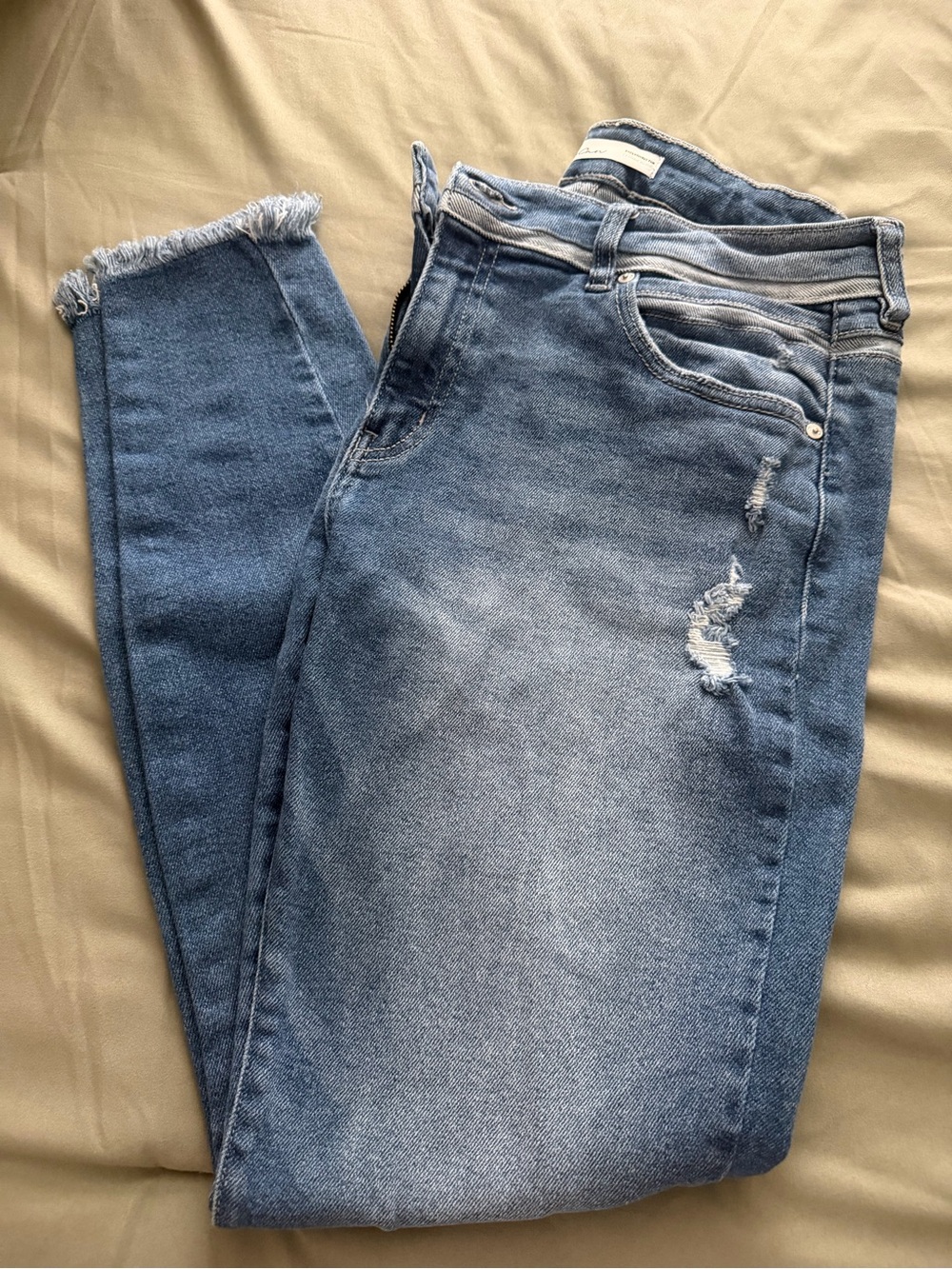 KanCan jeans with frayed hem 30